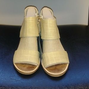 TOMS Majorca Cutout Heel